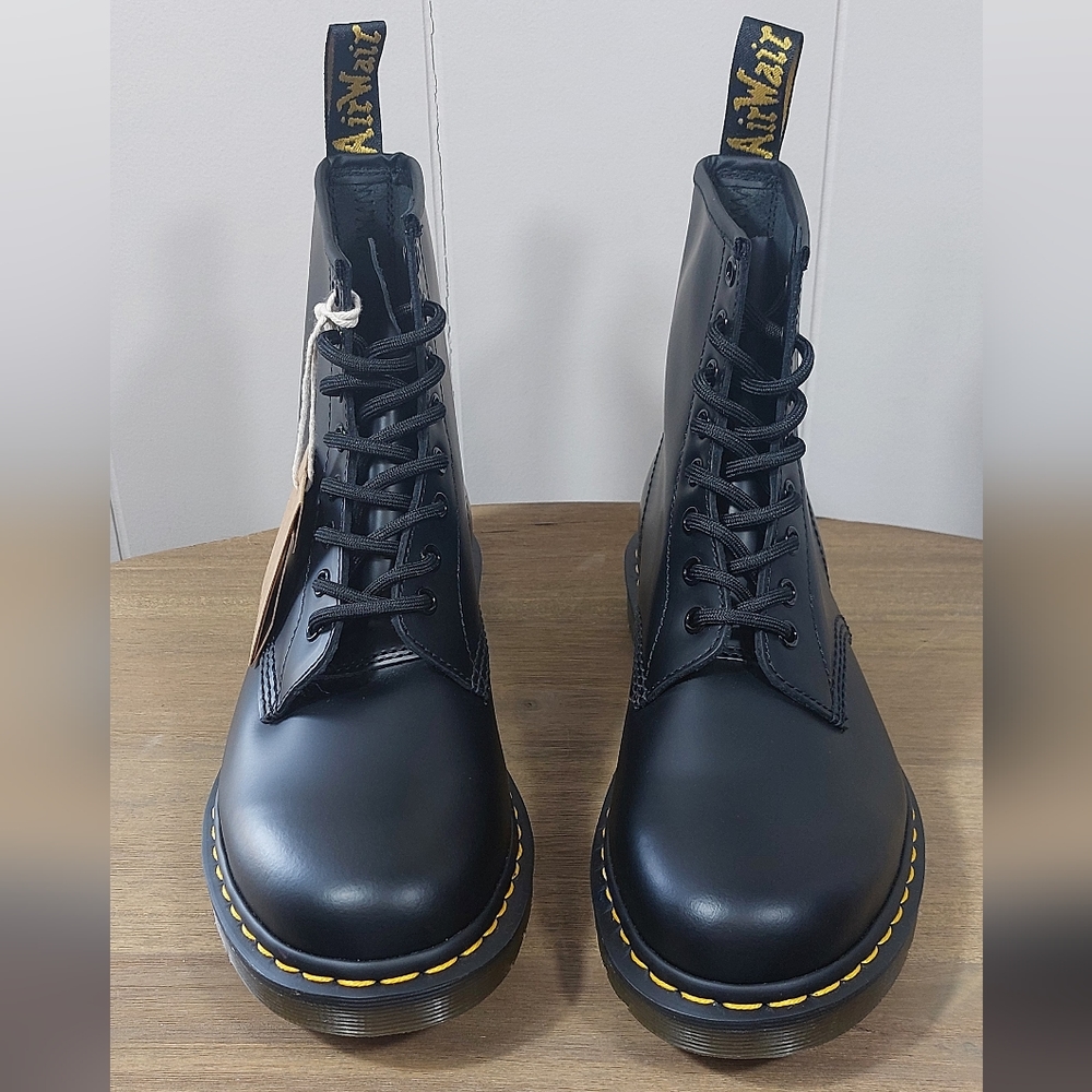 NWT! Dr. Martens 1460 Black Smooth Leather Women's size 9 Mens size 8 - Picture 11 of 14